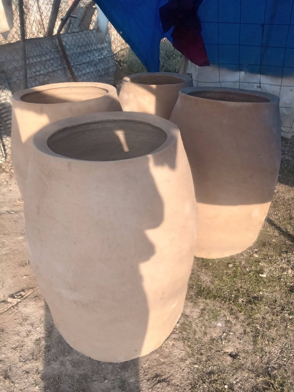 السلام عليكم ورحمة الله وبركاته يوجد تنانير طين شرط كواز البيع السعر 25العنورن ناحية النمرود قريه النايفه ***********////***********
