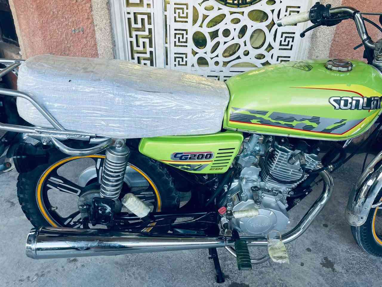 السلام عليكم دراجه 24 للبيع دراجه نضافتها تحجي كدام عينك دراجه مكفوله من كلشي السعر 650 وبيها مجال مكاني ديالى الخالص رقمي ***********
