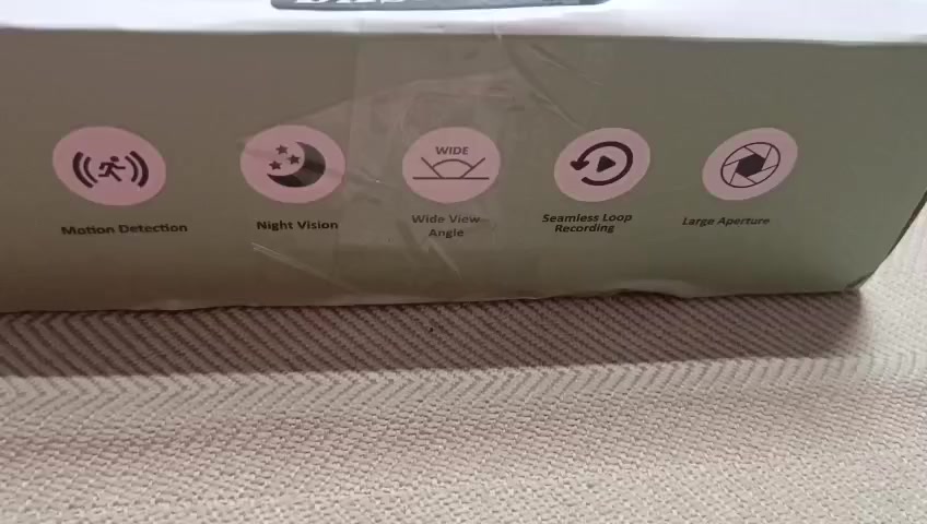 داش كام 4 كامرات اول تم 60
المواصفات الرئيسية: دقه 4k وتحتوي على رام 32 

 واي فاي مدمج وتحكم عبر التطبيق: يمكن توصيل الكاميرا مباشرة بالجوال لمشاهدة البث المباشر، أو استعراض المقاطع وتحميلها 
 رؤية ليلية فائقة: مزودة بتقنية الأشعة تحت الحمراء لتسجيل واضح 
مراقبة على مدار الساعة أثناء الوقوف: تبدأ بالتسجيل تلقائيًا عند اكتشاف حركة أو صدمة أثناء توقف السيارة
 تسجيل مستمر مع مستشعر G-Sensor: تسجّل بشكل متواصل وتحفظ المقاطع المهمة تلقائيًا عند حدوث تصادم.


**إذا كنت صاحب هذا الإعلان وتريد حذفه لأي سبب، رجاءا أرسل رسالة إلى الدعم الفني**