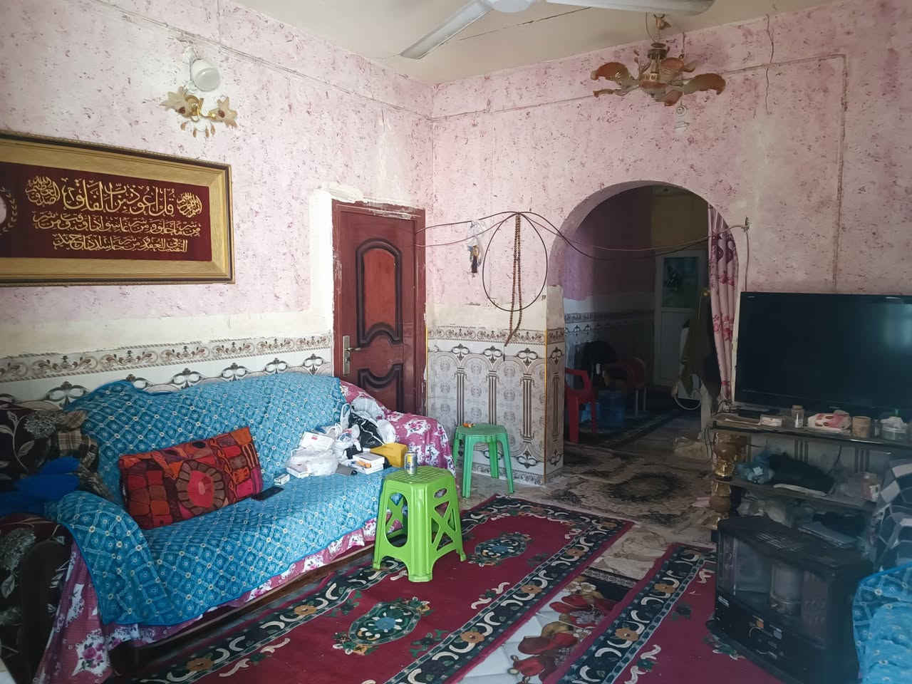 متاح بيت
مكلف بالنشر 
مكان البيت السنيه حي الحسين 
البيت ركن طابق واحد 
المساحه 150 متر 
قرب مولده حي الحسين 
للاستفسار رقم الصاحب دار ابو حيدر 
‏‪0780 477 4819‬‏
