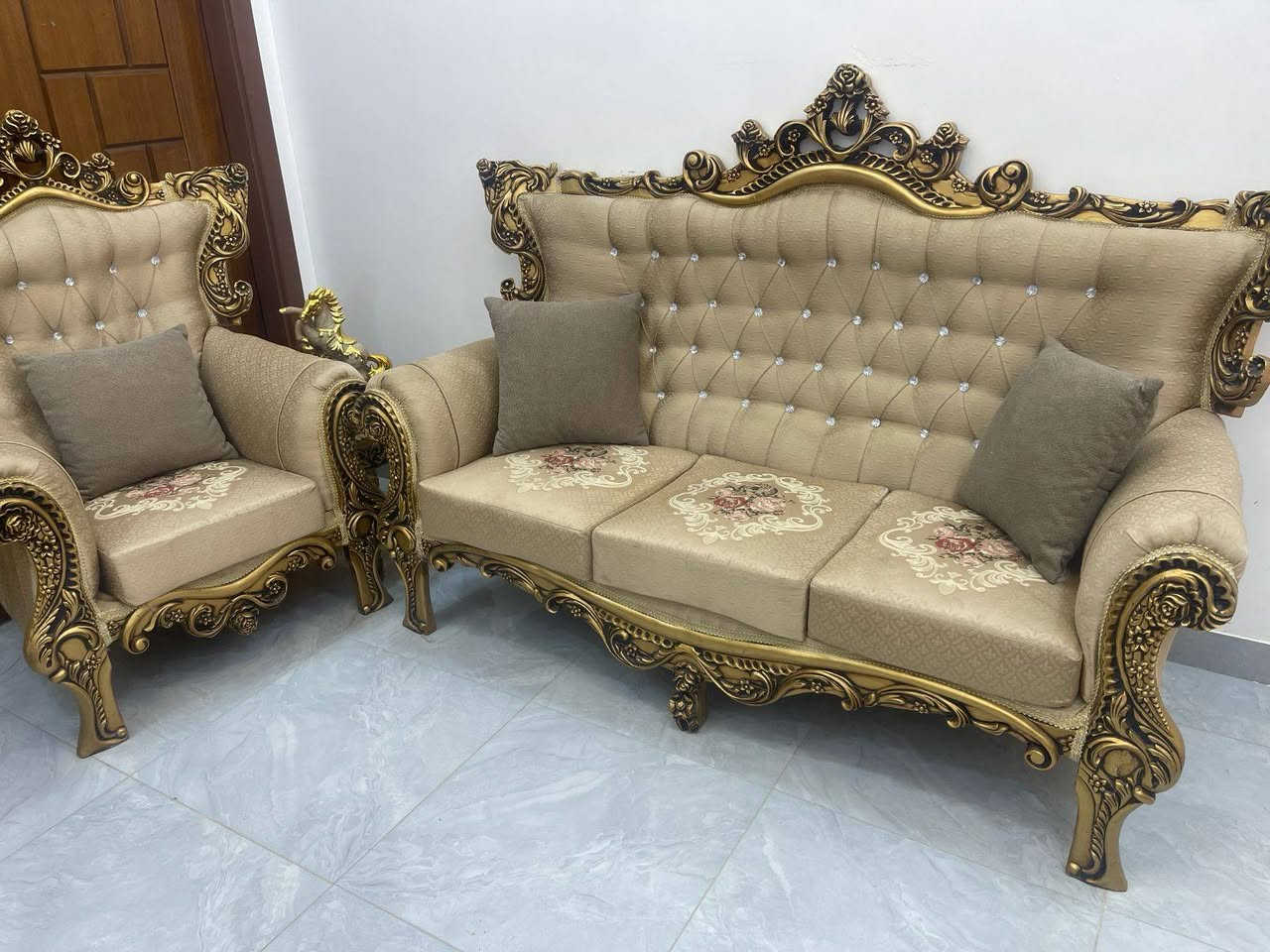 تخم تسكام تسكام مو بيعي
سعر 500 وبي مجال بس شراي يدخل خاص


**إذا كنت صاحب هذا الإعلان وتريد حذفه لأي سبب، رجاءا أرسل رسالة إلى الدعم الفني**