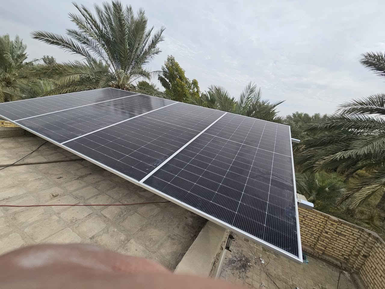 تم بحمد الله تنصيب منظومه ليلي نهاري 16 امبير قابله للتطوير تتكون المنظومه من انفيتر ديا8كيلو وبطارية SRNE 16 كيلو
و8الواح جينكو  وبورد حمايه وتئريض ومن الله التوفيق للإستفسار الاتصال على الرقم ***********
