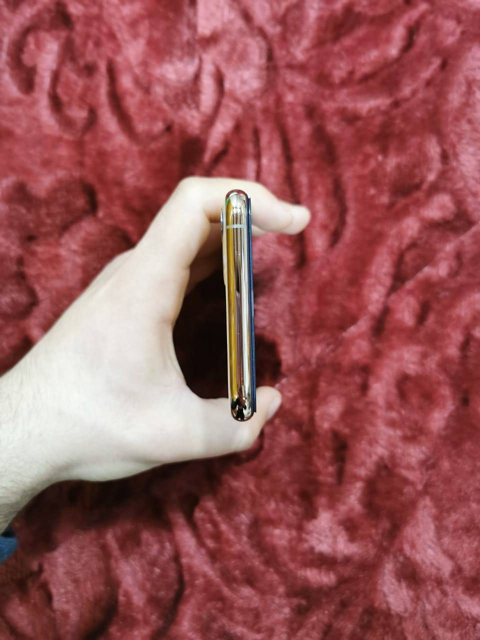 ايفون 11 برو ماكس بلادي 
نظيف جدا 
ذاكره 64
بطارية 79 بلادي 
نموذج M/J نسخة اليابان 
مكاني موصل ايسر
***********
