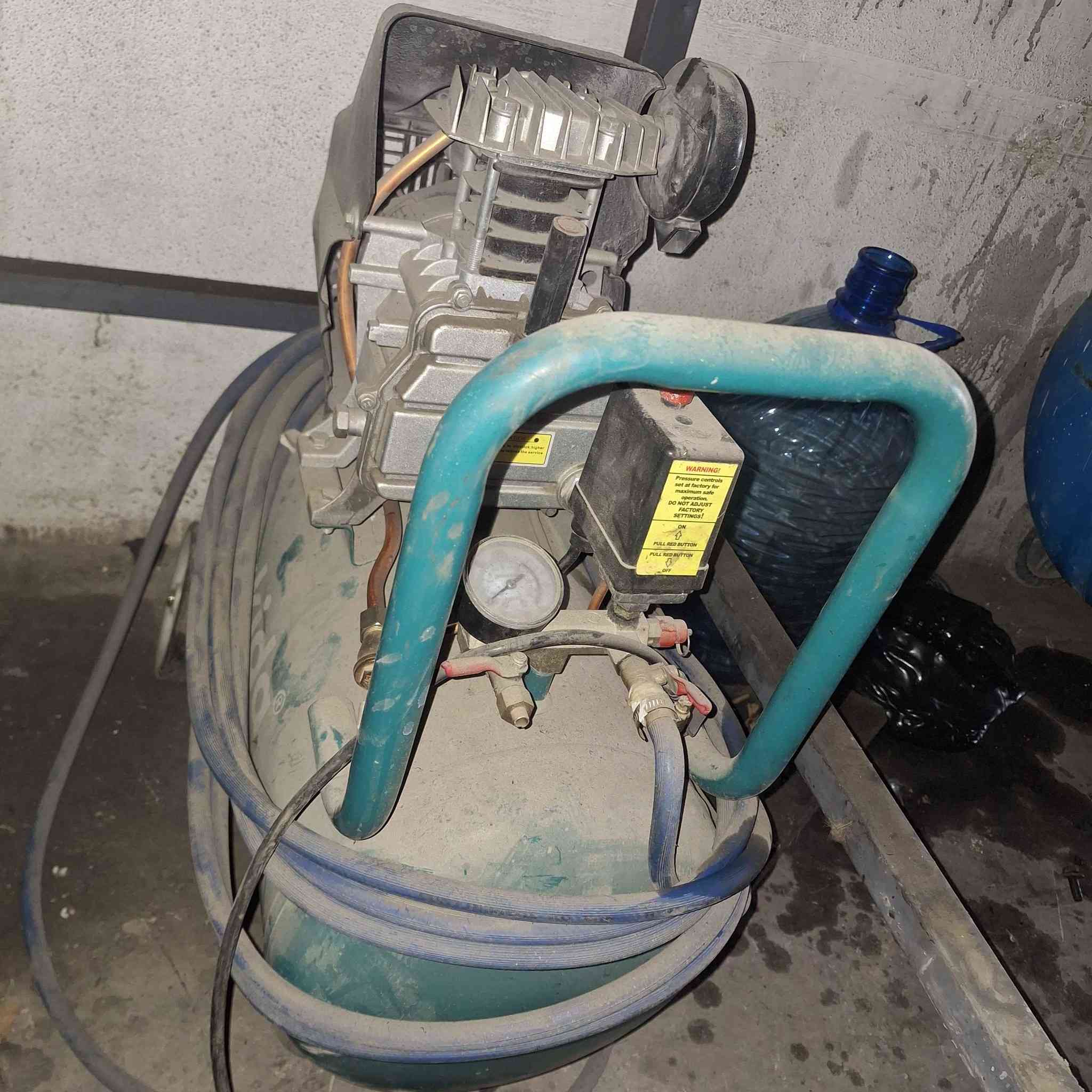 ماتور هوا جديد مستخدم شهر فقط نظافا فول
 بي 75 الف أربيل, العراق


**إذا كنت صاحب هذا الإعلان وتريد حذفه لأي سبب، رجاءا أرسل رسالة إلى الدعم الفني**