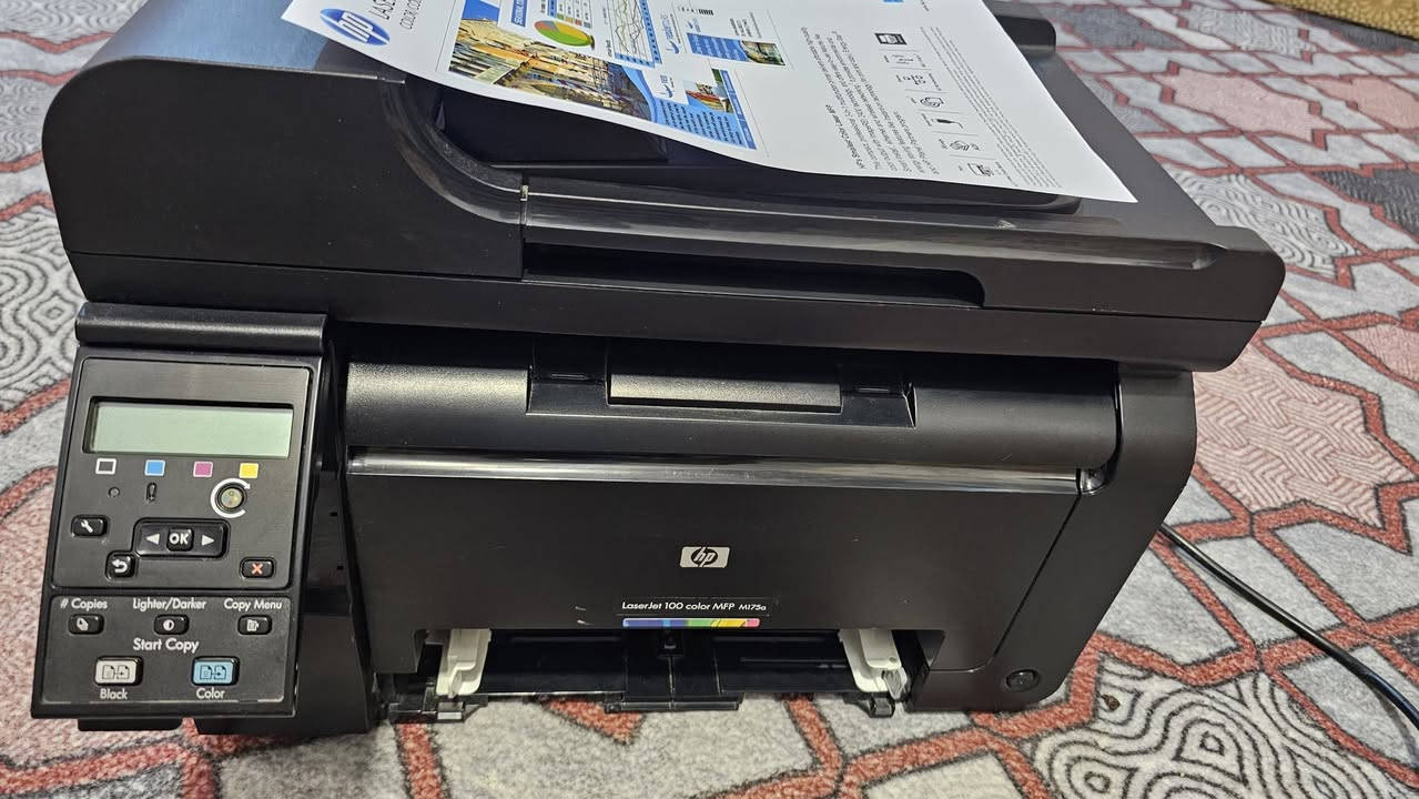 طابعة ليزرية hb laseJet 100color
ملون وعادي 
سكنــر واستنساخ وطباعة 
احبار باودر سعر السيت ٦٠ الاف يطبع من ٢ ل٤ الاف نسخة 
احبار اصليه بيها  
إمكانية الطباعة من الموبايل واللابتوب 
سرعتها ١٤ نسخة بالدقيقة 
نظيفة جدا مستخدم ضمان الشغل والدقة 
بدون فيدر  واكف 
خدمية للملازم والطلاب والمكاتب والاستخدام الشخصي والدوائر الحكومية 

السعر 
120توصيل متوفر لكل المحافظات 
***********
