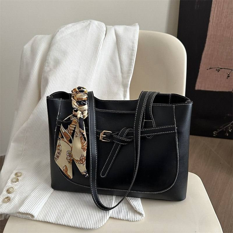 #جديد
سعر القطعة 💥 10000 الف 💥
جنطة نسائي جلد طري الوان المعروضه فقط
#العنوان خانقين مجمع الحاج قاسم خلف مجمع حبيب مول
توصيل جميع المحافظات وداخل خانقين واتس ***********
احذية و حقائب بشار
