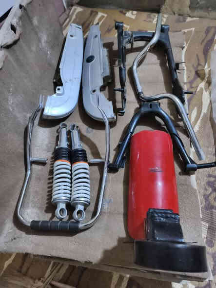 غراض دراجه لبيع قيم وأخذ رقم *********** مكاني شارع طوريج كربلاء قرب صيطره البراهميه
