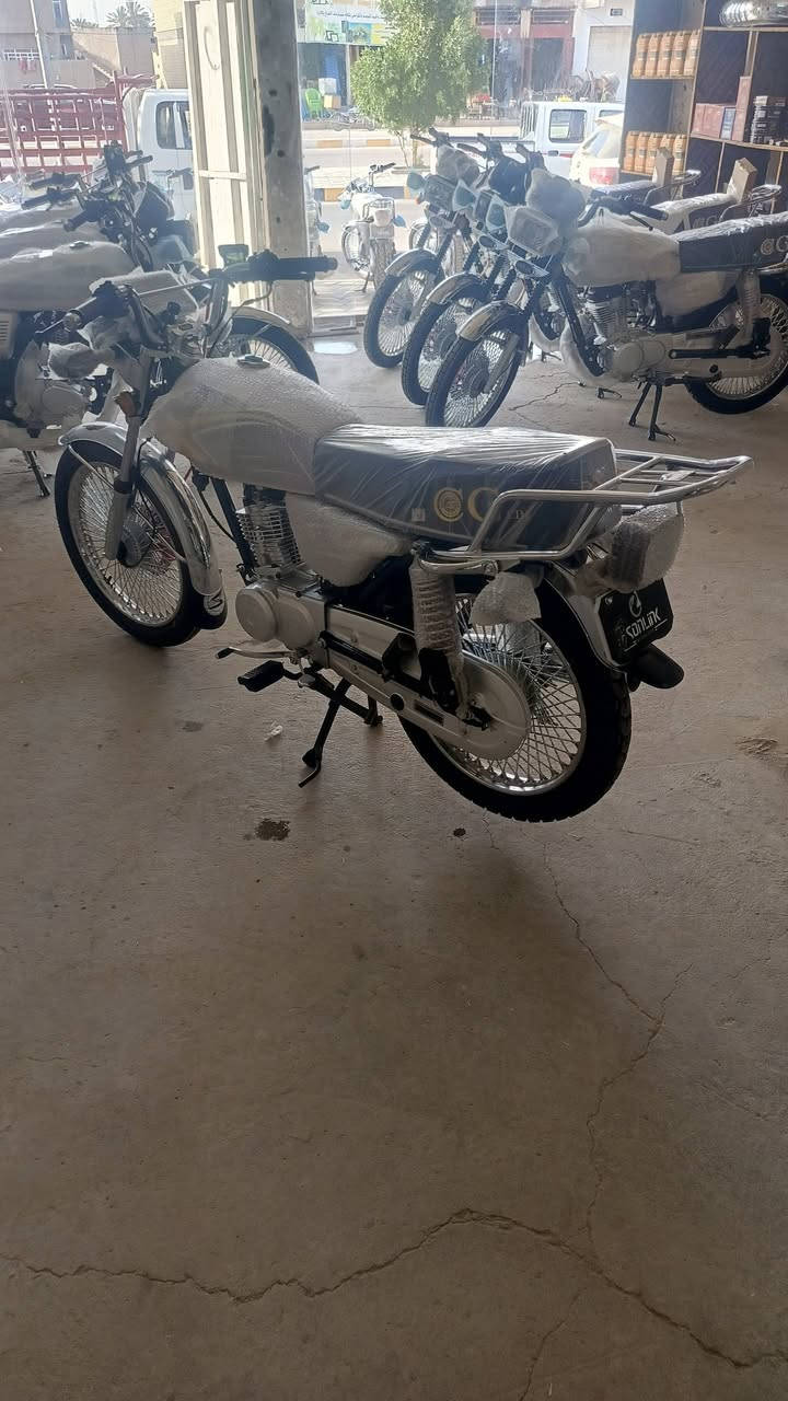 ياالله /// الأخوين للدراجات 🛵
الأستفسار//*********** ☎️☎️***********

‼️التااايكر ال 25 سولنك الأصلي باب 1 🛵
قطعة استعمااال شي قليل كفاالة وزيرو TIGER 
لوون مميززز بنفسسچي 🟪
‼️المكان /// الصويررةة شارع السبيس تقاطع حي الزهور
