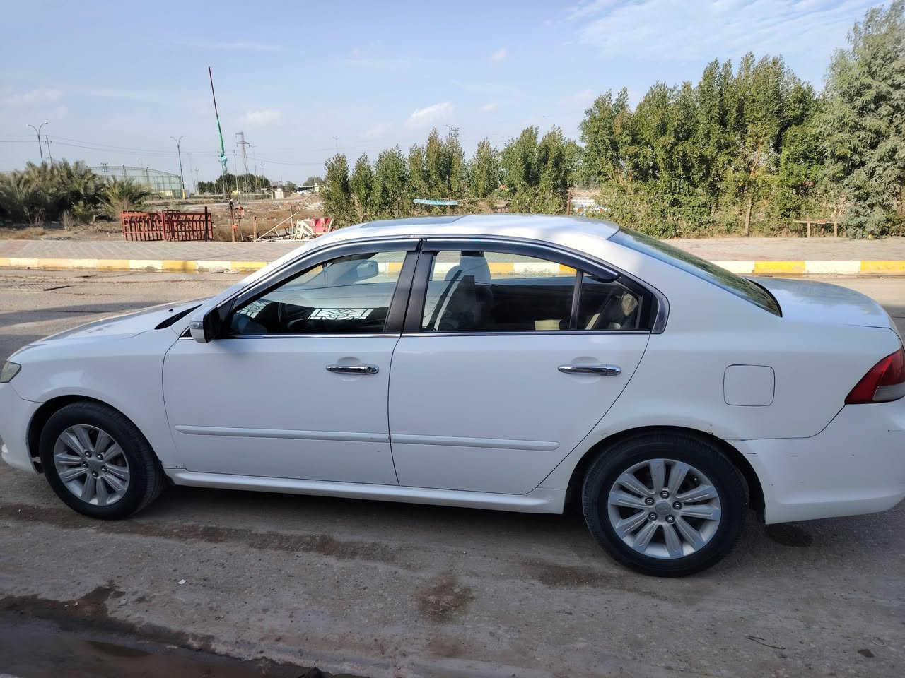 سلام عليكم للبيع ابوبتيما  2010 سياره جديده  فول مواصفات  كفالة عده جاملغ  خلفي  باقي كفالة  عامه  مكان  ديوانيه  ***********
