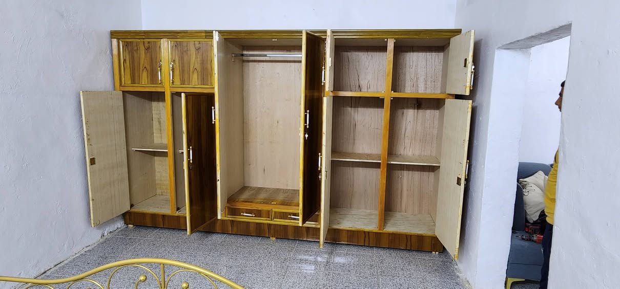 كنتور عراقي تسكام 6باب
طابق واحد 
منزليات الكرار قلعه سكر شارع المجمعات مقابل مجوهرات العكيلي 
***********
