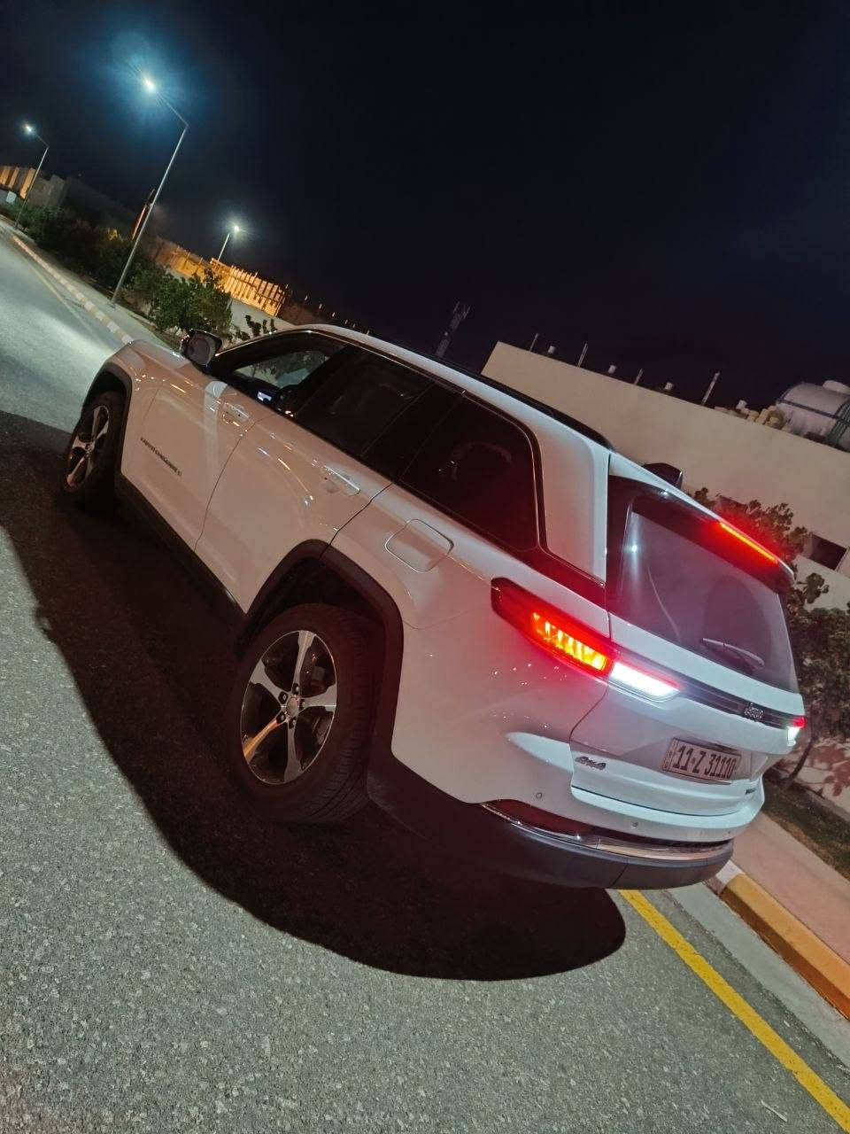السعر جدا مناسب 
جيب كراند شيروكي 2023 لمتيد 
ماشية 47 الف 
كفالة من  صبغ وتبديل سونار المندلاوي بالمنشور 
رقم بغداد تحويل نفس اليوم
مواصفات(بصمات +رادار امامي وخلفي +كامرات 360 +5 راكب وضعيات قياده +جنطة كهرباء+كشنات تدفئة وتبريد+كشنات كهرباء +تدفئة ستيرن )
***********
السعر 315 وبيها مجال
