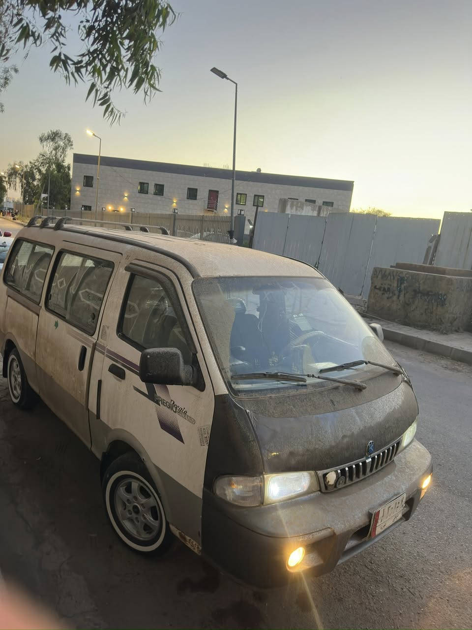 السلام عليكم كيا بريجو موديل96 شاصي بلادي مكفول سياره جاهزه تخم تاير صدر خلفي وأمامي رقم ديالى مكاني بغداد ***********
