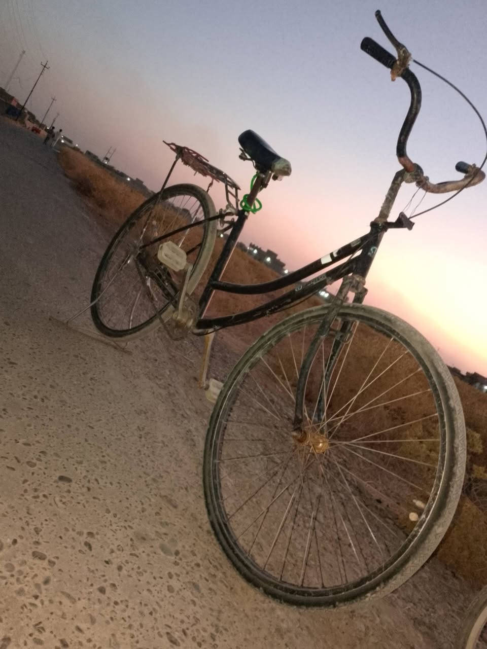 السلام عليكم 
باسكيل موزه حجم 26
التايرات جدد الجدار والوره
الباسكيل نظيف 
السعر 50وبي مجال 
المكان صلاح الدين قرية الربيضه 
الرقم ***********
