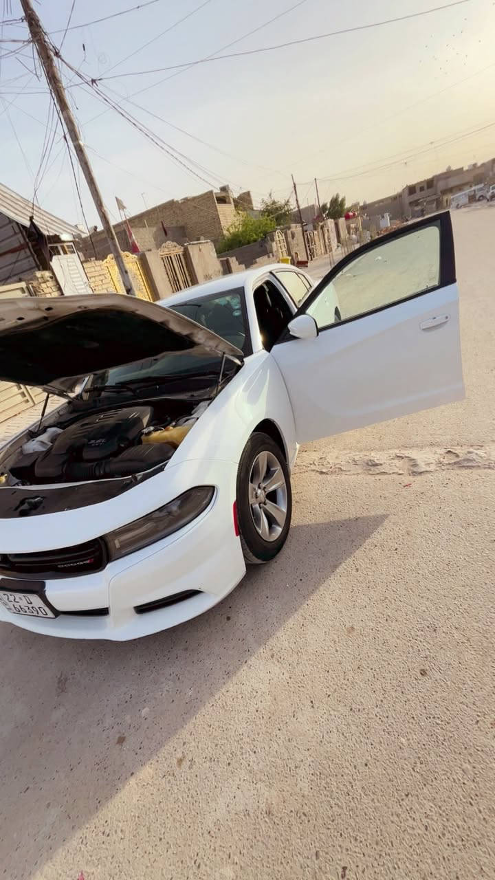 السلام عليكم دوج جارجر موديل 2019اكلين بيه بس بارد بلباب لوره السايق مواصفات SXTمكينه3600تخم تاير حداديه كامله رقم جديد تحويل مباشر السياره باسمي متواجد ع فيس وع رقم ***********
