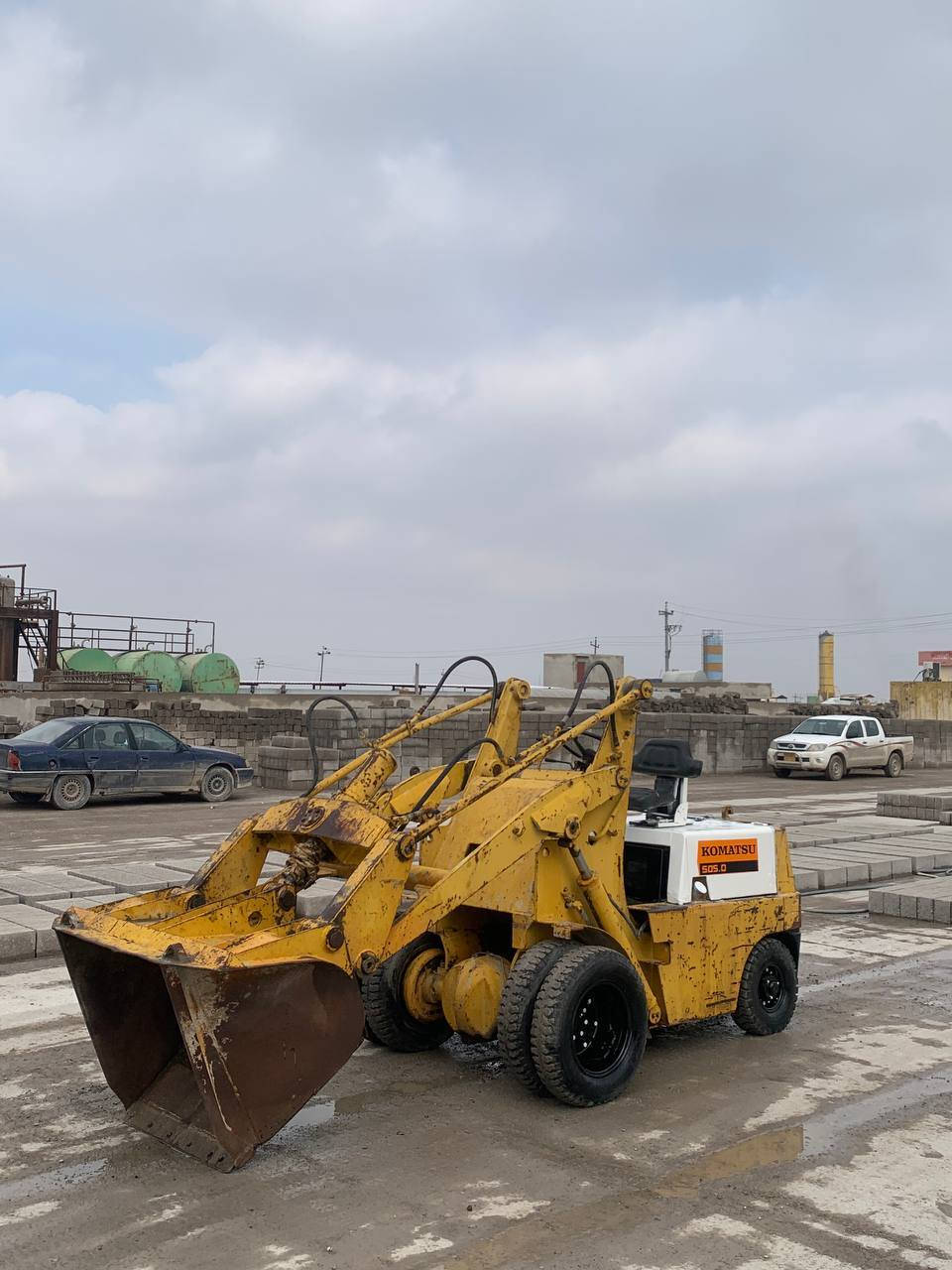 للبيع شفل ويرهم شوكيةموديل 1998 خمس طن
كير اوتوماتيك _محرك ازوز _اكسن _كلها بشرط. 
مكفول شفل وضع بلادي سعره44$ورقه أوبي مجال للإستفسار 

اكثر اتصال عل رقم "***********"
