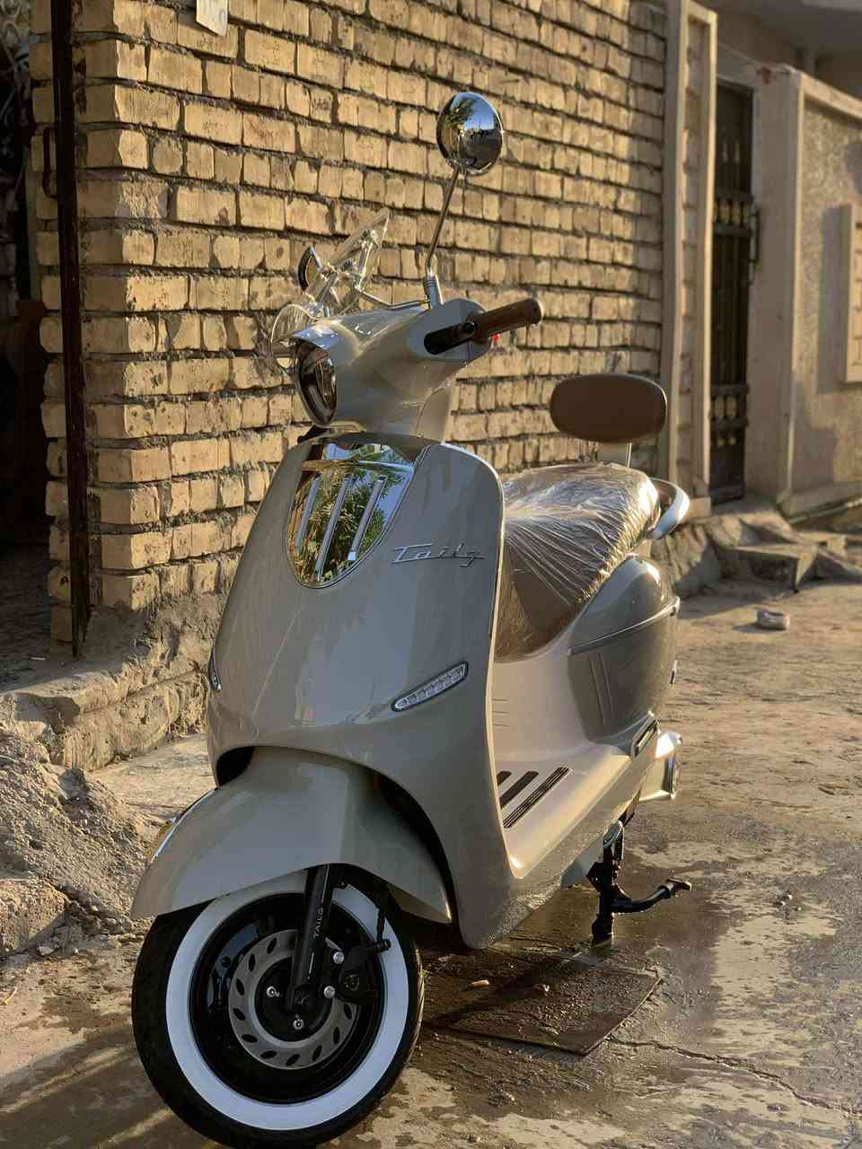 السلام عليكم دراجه شحن 
المكان بغداد الشعب السريدات 
السعر مليون و٥٠ وبيهة مجال بصيط
***********
