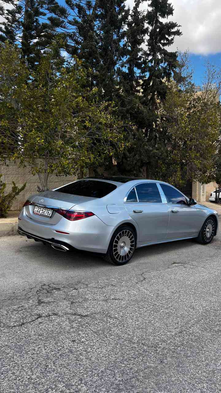 للبيع مرسيدس بنز ‏فئة S ‏ محدثة AMG 2025
‏المواصفات ￼

 بنزين وليس هايبرد بحالة الوكالة فحص كامل فل كامل غرفة بحالة الوكالة سقف بنورما غرف جلد طبيعي مدفأة ومبرد مع ذاكرة كراسي تحكم امامي خلفي كراسي مساج شاشات خلفية وإنارة ليلية ومساعدة على الاصطفاف وكميرا خلفية و حساسات امامي خليفي التنبيه من الاصطدام صندوق خلفي كهربائي أبواب شفط كاوشوك جديد صيانة كاملة لسيارة أضوية ليد و زينون جنط20 

مرخصة سنة كاملة 

🛑 قابل للبدل🛑

‏للاستفسار الرجاء التواصل على الرقم الهاتف 
٠٧٩٦٧١٥٨٨٧☎️￼


**إذا كنت صاحب هذا الإعلان وتريد حذفه لأي سبب، رجاءا أرسل رسالة إلى الدعم الفني**