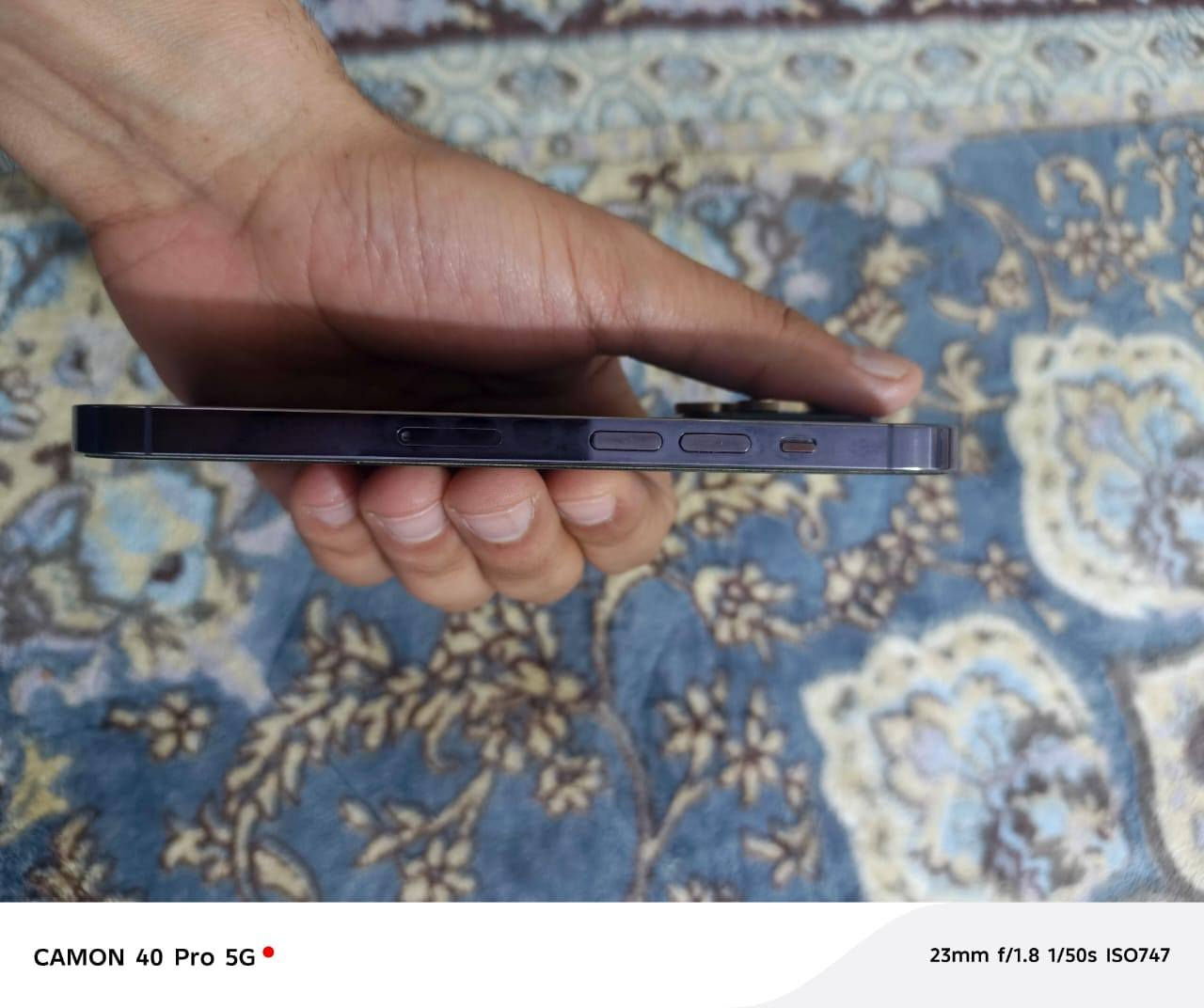 السلام عليكم
14 برو 

ذاكره 256

بطاريه 91 

جهاز وتر بروڤ شخط مابيه 

وياا الباكيت 

نضافه100/100

السـ؏ـر 850 الف 

العنوان الرمادي الحوز 

تواصل "***********
