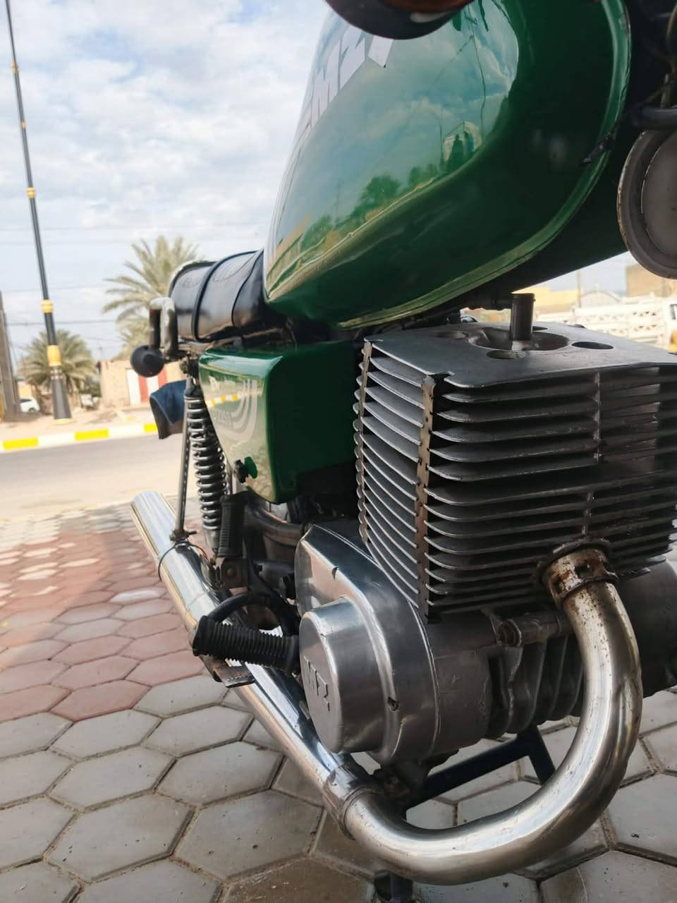 سلام عليكم موطور للبيع 82
سايس 3 رقم وسنويه بدون راعي
لحيم بل الخشم 
السعر 1500 الشراي يتصل
***********
***********
