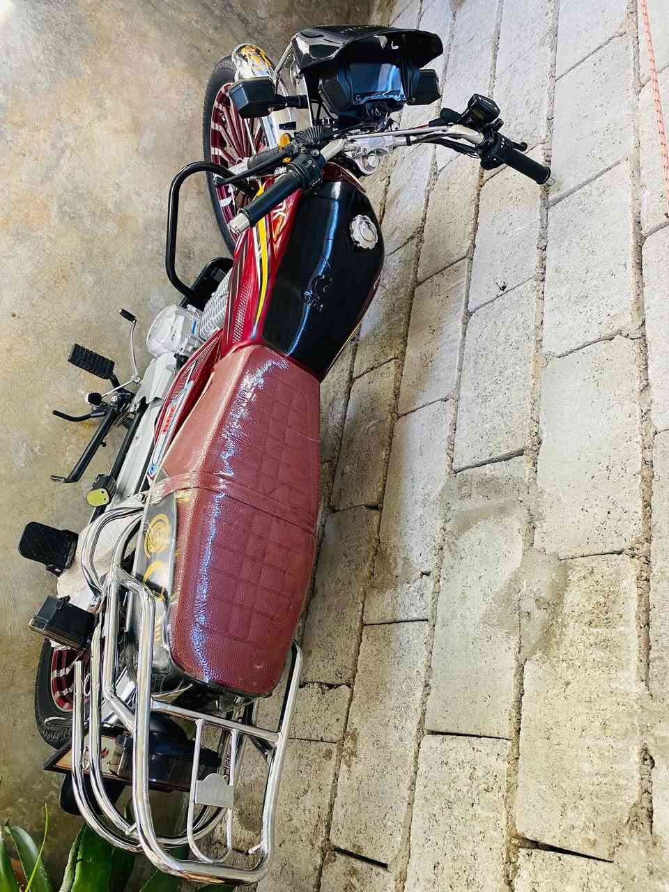 سلام عليكم دراجة سيفان زيرو 2024 شكل 2025
محرك 200 ماكو رجه بالموطور ضاغطة وزنجيل الدراجة حيل نشطة وفول نضافة

للاتصال:***********
