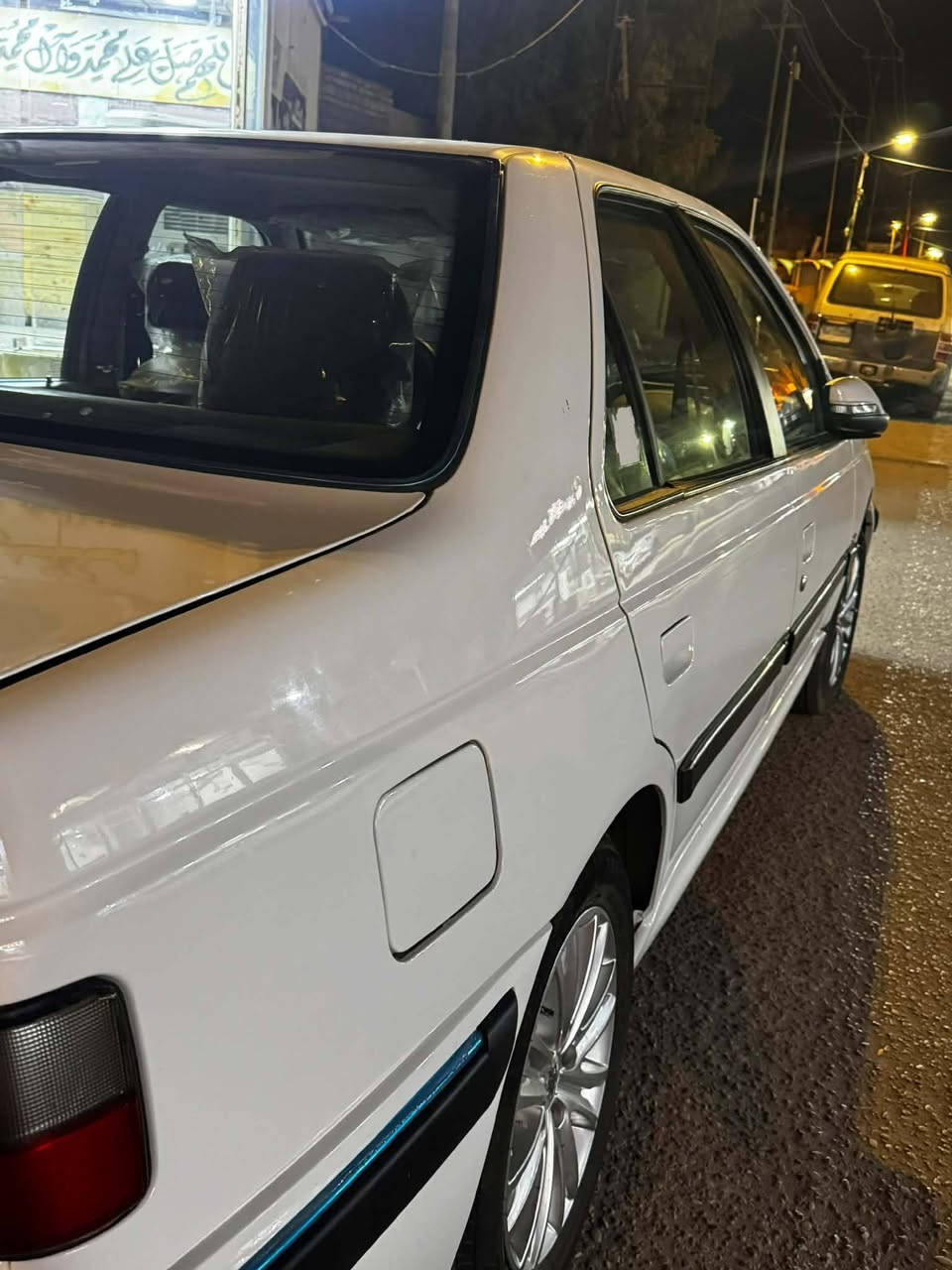 السلام عليكم ورحمة الله وبركاته للبيع بيجو بارس رقم ذيقار بسمي السياره زيرو على وضع الشركه جديدة جدا تحويل مباشر ماشيه 3000 الف فقط وين اليدور جديد خل يتقدم السعر 85 رقم الهاتف (***********) وتحياتي لجميع
