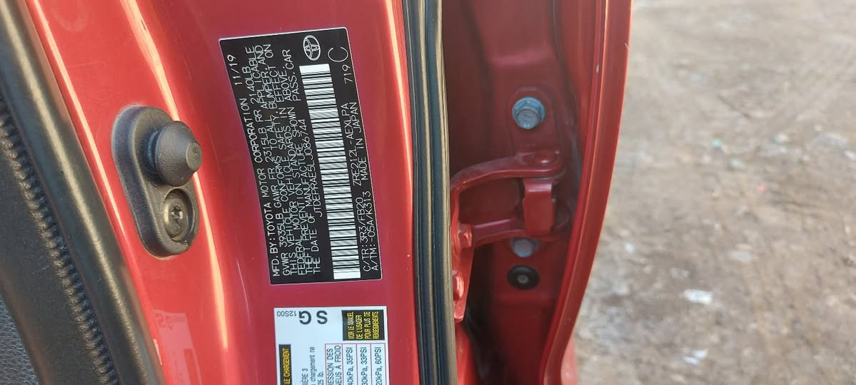 يا الله 
من رخصة الادمن 
كورلا 2020 ياباني اصلي 
لون ماروني
داخل اسود 
الجام مغلف عازل حراري 
كشنات حضن 
شفتات بلستيرن
هاند بريك دكمة ووتو هولد  
دبل صالنصة بلادي
لحاية بلادي  
تحكمات بلستيرن جهتين 
تحديد مسار 
مانع تصادم 
مانع تزحلق 
شاشة ابل كار بلي
وأوامر صوتية 
تبريد ثلج 
وتدفئة 
رقمها بابل دولي
كهرباءت خير من اللة 
كير محرك كفالة بلادي بدون فتح 
ماشية 101
حادثها جاملغ ايسر بنيد نفسهن مصبوغات
وبيها باب السايق كلير  وبيه باب الامامي اليمين بارد شي بسيط 

تخم تاير جديد 
والسيارة سويتلها ادامة وبوليش يعني ربع دينار متصرف عليها انطيها D وتوكل حجي ترايها لربيل   السعر المطلوب (١٢٠) كبيع سريع لان مستعجل ع البيع
السيارة بسمي تحويل ثاني يوم وهاذا رقمي ***********
