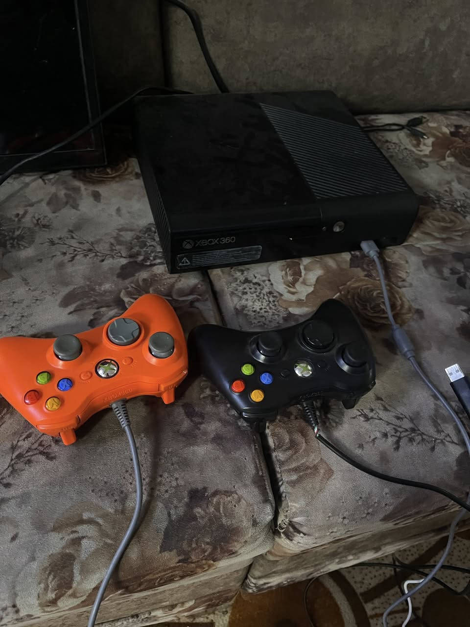 اكس بوكس سوبر سلم مهكر مامفتوح. السعر 125 وبي مجال مو شراي لايراسل  الرقم ***********
