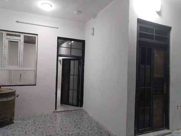 للبيع
بيت ١٥٠ متر بناء حديث 
واجهه ٧ ونص
غرفتين نوم وهول واستقبال ومطبخ وصحيات وكراج
مع بيتونه العنوان كركوك منطقة ٥٥
السعر ٥٢ مليون
للمزيد اتصل بالرقم
***********
