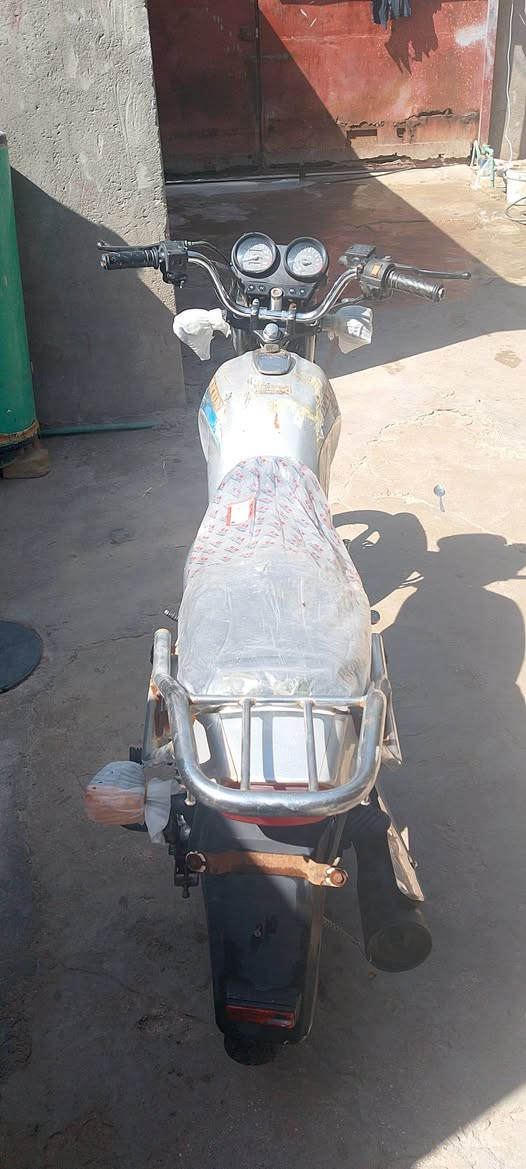 دراجه دايون موديل 21 للبيع اوراق سكنر 
المكان اطويريج استفسار اكثر الاتصال ***********
غير متواجد فيس
