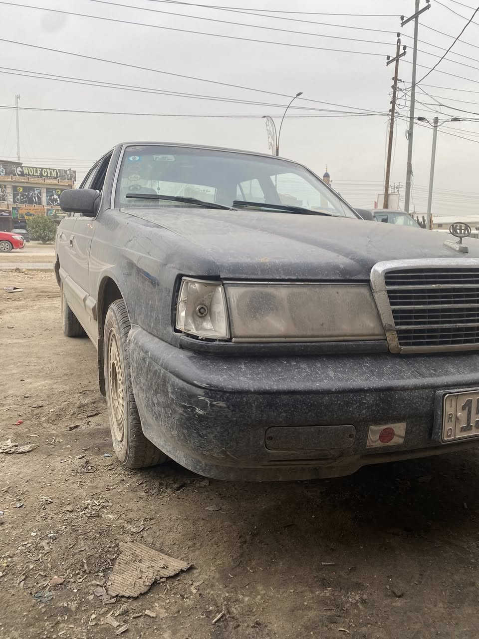 على طينه ''اخذتله صور…للبيع موديل ٩٥ رقم أنبار  إنكليزي بسمي سنويه لل٣٠ وين ما جان تداور…
صبغ حزام جماليه
تخم تاير جديد 
حداديه نص عمر 
مكينه إلفين مسكر مكفوله
كير اوتماتيك

كهربائيات شغال
تبريد شغال شغال بس قايش نكطع شدله قايش وشغل تبريد…
النواقص اللي بيه
قايش تبريد
يده خارجيه خلف السايق
سكن امامي ايمن عندي ومالي خلك اشده 
كب ويل امامي جهة الصدر عندي ومالي خلك اشده
الكير البك اليوم شغلته شو ميجي..واني البارحه طالع بيه للنجف وأول لبارحه بكربلا مثل الورد 
حتى تصوير عندي اله لبارحه وأول لبارحه…
مكان سياره حله مركز المدينه  قرب مديرية مرور بابل
سعره٢٧وبيه مجال 
***********
