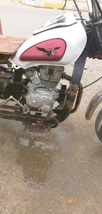 ستوته للبيع عليها محرك مستعمل شهر شاصي وركبه شرط بودي شويه تعبان السعر...