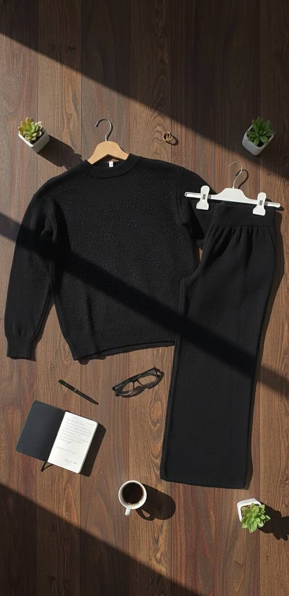 "كشختج هالموسم غير... توفر سوت بناتي يجنن للقياسات المحيره😍✨. 

​الخامة:( صوف ناعم / درجة أولى) 

عنوان المحل: واسط الزبيديه شارع المدارس مقابيل مدرسه القيروان قرب المنتزه
----------------------------------------------------------------------
للتواصل واتساب: ***********

#تنسيقات_بنات #موديل_جديد #ستايل

@الجميع
