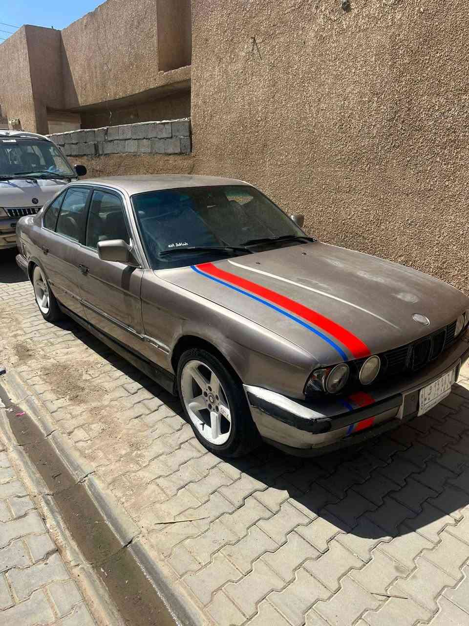 السلام عليكم للبيع او مراوس بي ام دبليو السياره حلوه وجاهزه محرك كير خير من الله مكاني بغداد
***********
