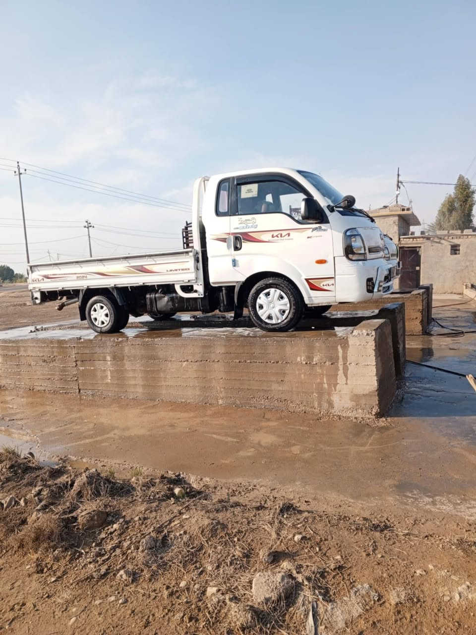 للبيع كيه موديل 18رقم وسنويه متومه دهوك توجد حصه كاز محرك مسكر كير عادي الاستفسار ***********
