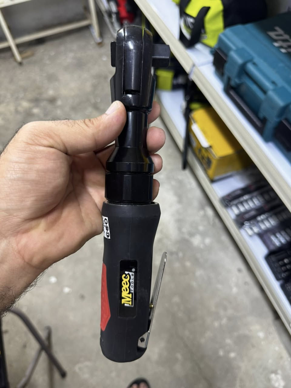 سلام عليكم اخوان 
مسدس لقمه هواء اصلي 6.3 بار 
راجز براند ميك تولز اصلي 6.3 بار 
توصيل متوفر 
***********
