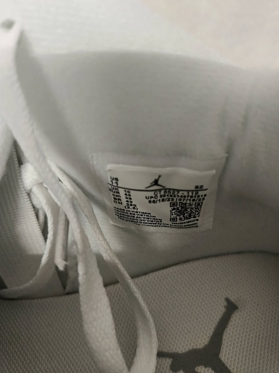 حذاء جوردن رياضي قياس 45 اصلي باركود كما موضح في الصورة


**إذا كنت صاحب هذا الإعلان وتريد حذفه لأي سبب، رجاءا أرسل رسالة إلى الدعم الفني**