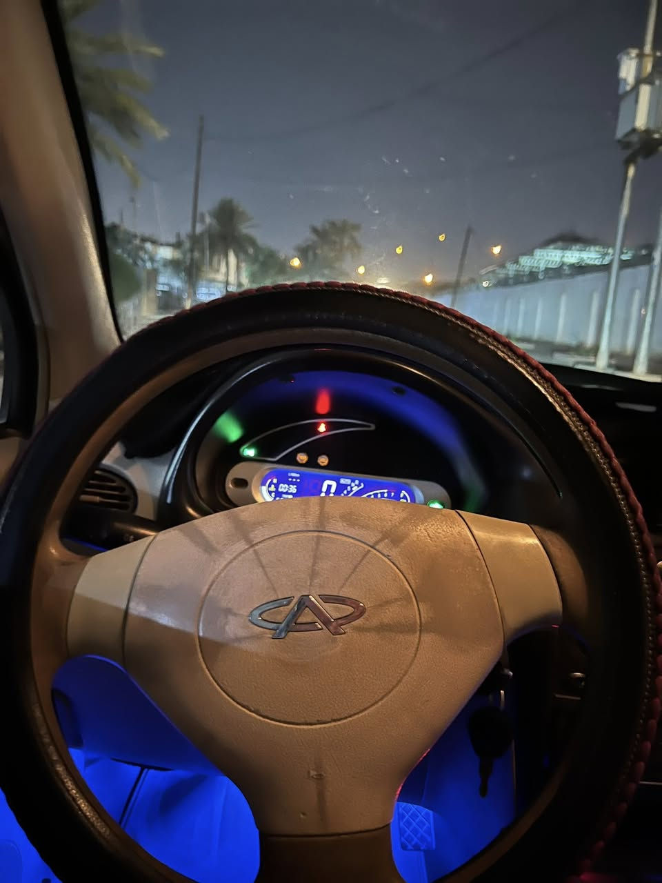 سلام عليكم سياره كيو كيو موديل 2012رقم نكليزي سنويه جديده سعر ٣٥$(***********)
