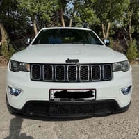 جيب جراند شيروكي (Limited 2017)🤍🔥  🔋 محرك 3600 🛞 ماشيّة 100 ألف 🌐 دفع ...