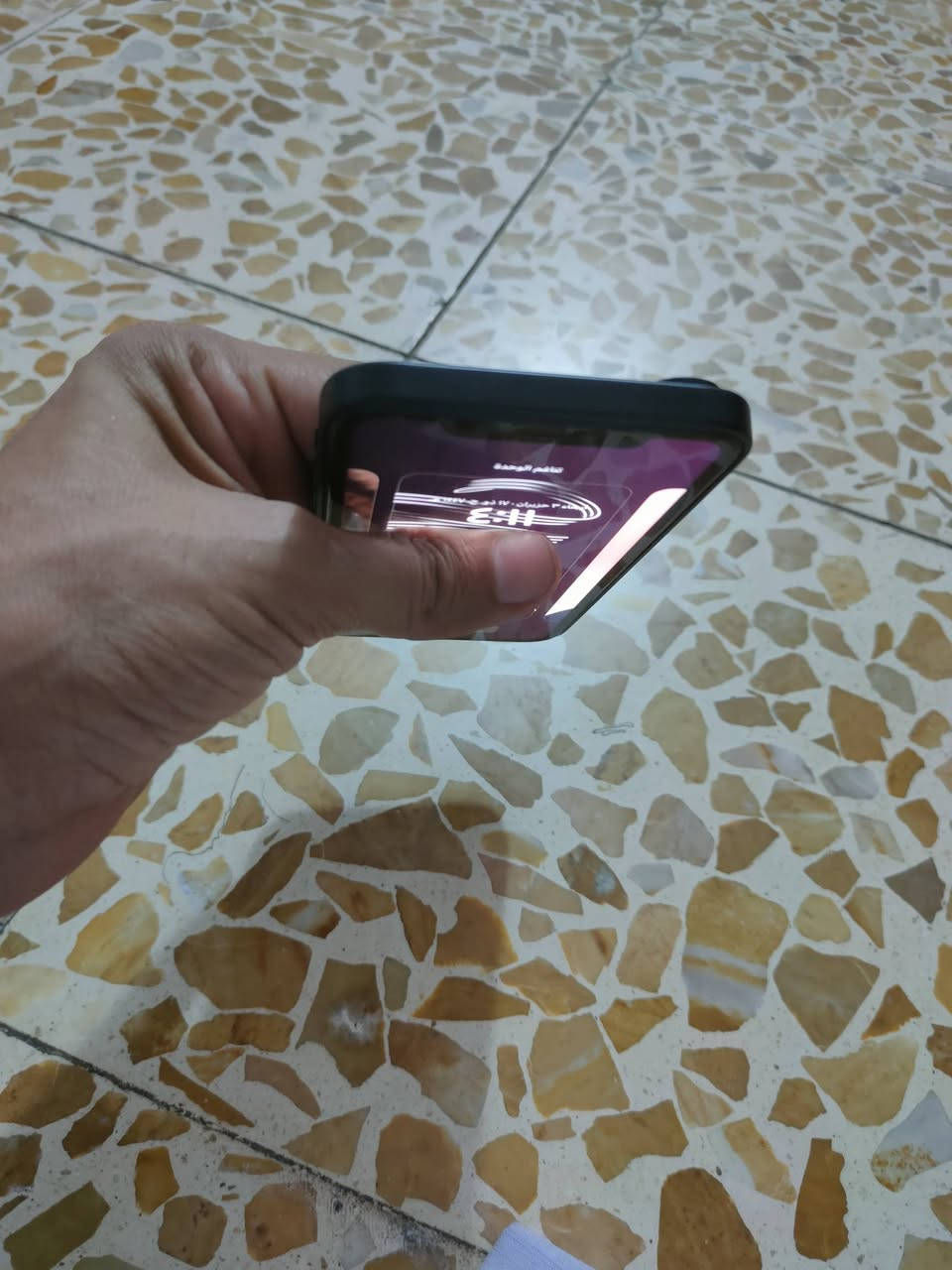 السلام عليكم 
ايفون Xr محور 17 برو
شغل شركه 
ذاكره 64
تك خط 
بطاريه 100 مبدله
فيس ايدي واكف 
باقي شرط كله شغال 
السعر 170 وبي مجال بسيط


**إذا كنت صاحب هذا الإعلان وتريد حذفه لأي سبب، رجاءا أرسل رسالة إلى الدعم الفني**