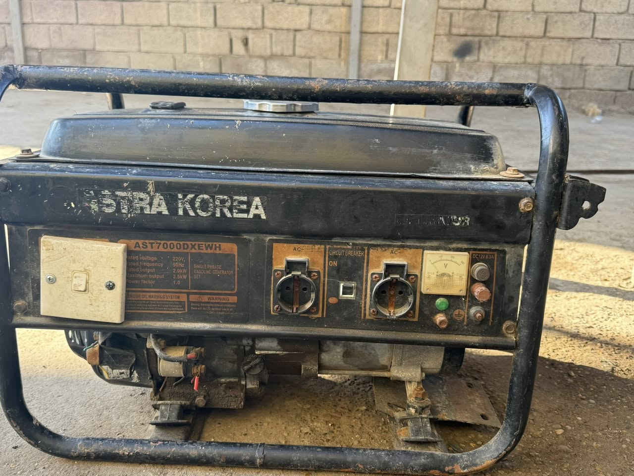 سلام عليكم للبيع موالده ٢ونص كيفي نضافته٧٥بل ميه السعر ١٠٠ الف قفل مكانه بغداد الشعب ***********
