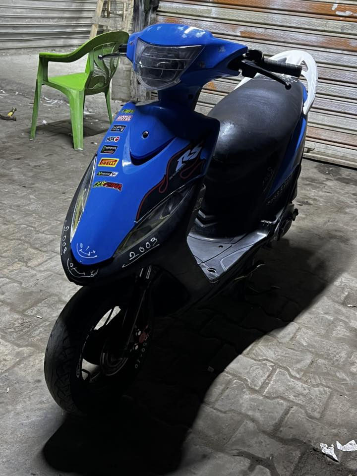 يا الله/ سلام عليكم شباب ماكس عدلة بلادية سمائي💙/دراجة شلعة معدل تشك الكاعع كفالة عامة اسبانة ماممدود عليها من الويل للويل سلف هندر بكل وقت لايت عالي ناصي اشاير يمنة يسرى دبل اشارة  دبلات امامي خلفي كلة شغال نقص واحد مابيها متذب عليها ربع دينار صالنصة FM 

مكاني الحسينية مال راشدية
رقم*********** رصيد او واتساب فقط 
اخوان رحمة على والديكم الي ما يعرف لا يكسر بسعرها 
سعر700 وبيها مجال حك الجية وبالتوفيق للجميع💙💙
