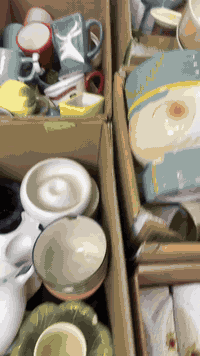 السلام عليكم 
تصفية شلعة مال بث تيكتوك العدد تقريياا ١٤٠٠ قطعه كله تحفيات كدامكم ١٥ كارتون بيض ترس والرفوف بيهن بلخلف 
بيهن تحفيات ومكات مجسم وشكردان مجسم وغراض بيهن خير وخبزه ابيه جوه سعرهن والقران الكريم رابو مصلحه يعرف اسعارهن  تجي للبيت تفحص وتشوف براحتك 
عنوان 
بغداد الامين شارع النواب  
سعر ٨٠٠ الف
***********
