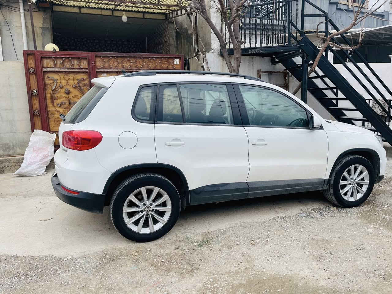 السلام علیكم
تیكوان مودیل ٢٠١٧ 
محرك 2.0 tsi
ماشیه‌ ٥٨ میل
فول مواصفات
السیار بدون صبغ
فقط دعامی امامی صبغ بدون ضرر
كیر محرك ما مفتوح 
سنویه‌  انتهی ٢٠٢٦السیار باسمی 
بشرط تحویل 
عنوان كویسنجق 
***********
واتس اب فایبر
