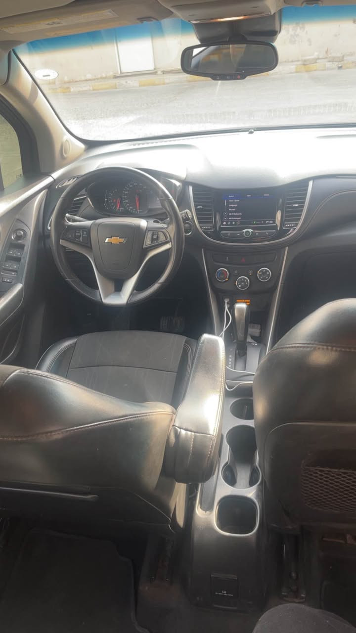 شوفرليت تراكس موديل 2020 للبيع و مراوس
سيارة 1 قطع صبغ بدون دواخل جاهز بدون دنار مصرف
تحويل و وكالة بشرط 
طخم تايرات طخم صدر كل جديد تبريد كير محرك كل بشرط
سعر 113 ورقة و مجال
موبايل :*********** فايبر واتساب اكر, نينوى
