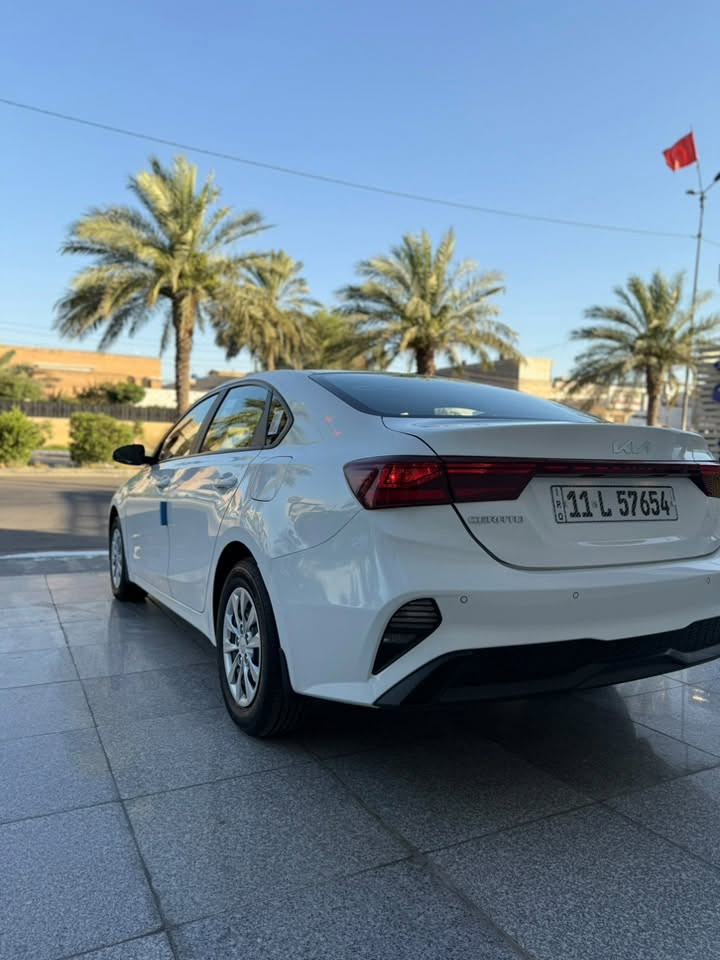 سلام عليكم البيع سيراتو موديل ٢٠٢٤خليجيه مكينه ٢٠٠٠ حساس خلفي رقم بغداد بسمي من شركه بسمي داخل ابيض سياره ماشيه 67سياره كفاله عامه لا صبغ ولا تبديل فقط بارد شبر جوه قبق مال بانزين مكان سياره بغداد الكرخ سعرهه ١٧٣
***********
