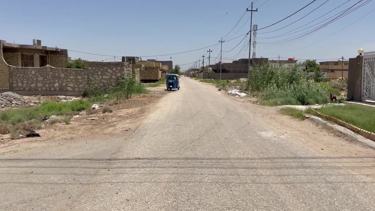 قطعه للبيع مجمع حجي حسين مقابل المستشفى 200متر مدفونه كامله للبناء خدمات فول للاستفسار الاتصال علي الرقم *********** ياسر طراد
