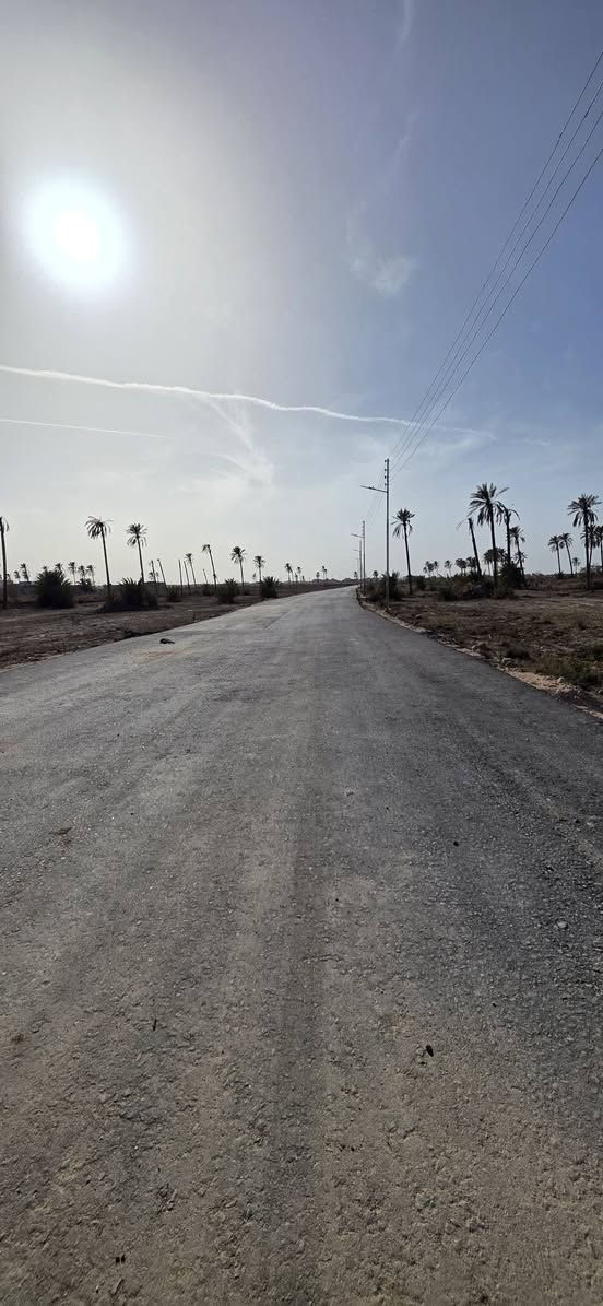 على بركة الله يعلن مكتب عقارات الديرة 
عن توفر قطع اراضي بأسعار مناسبة 
في الجزيرة _ باب الهوى _ مجاور مقام سلمان المحمدي 
تتوفر جميع المساحة 
100 متر السعر 14 قابل للتفاوض 
200 متر 26 قابل للتفاوض 
300 متر 40 قابل للتفاوض 
400 متر 52 قابل للتفاوض 
ويوجد مساحة اكبر ربع دونم ونص دونم ودونم
حسب الطلب 
علما الارض طابو صرف زراعي بسم عراقي 
سند 25 
الخدمات المتوفره (ماء _كهرباء_ تبليط )
وقريبة على المدارس تقرييا 200 متر فقط 
للاستفسار اكثر اتصل على الرقم
*********** البصرة, العراق
