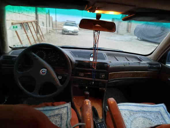 بەناوی خوایگەورە ئەم بیەمە بۆفرۆشتن علوجە بەشەرتی ماڵی مەدەنی نەبێو هیچ کێشەی لەسەر نەبێ  گۆڕینەوەش ئەکەم بەشتێ بەدڵم بێ 730مەکینە فەل سەیارەکە چرکەی تیانیە ماڵی دۆستە دەرو ناوی یەک لەیەک جوانترە بەس ماشەڵای ئەوێ هەمو گیانی ئیشەکا سەیارەیەکی زۆر مەزبوتە ماڵی دۆستە لەسلێمانی سعر 15گەڵا *********** دهوك
