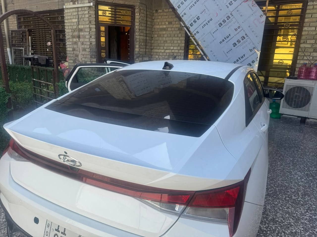 هيونداي إلنترا وارد أمريكي
• موديل 2019 
130 ورقة وبيها مجال 
من المواصفات:
* شاشة وسطية كبيرة.
* عدادات رقمية.
* تشغيل زر (Push Start).
* ستيرن متعدد الأزرار.
* مقاعد قماش (مو جلد) 
* سعة المحرك: 2000 سي سي (2.0 لتر)
* عدد السلندرات: 4
* نوع الوقود: بنزين
* ناقل الحركة: أوتوماتيك
* نظام الدفع: أمامي (FWD)
* اللون: أبيض
* الوارد: أمريكي
* الحالة: مستعملة
• لون أبيض لؤلؤي
• جير أوتوماتيك
• محرك اقتصادي بالوقود
• شاشة معلومات وسطية
• تشغيل بصمة (Start/Stop)
• تحكم من الستيرن
• كاميرا خلفية
• سنسورات
• زجاج كهربائي
• مرايا كهربائية
• تكييف ممتاز
• إطارات بحالة جيدة
• السيارة نظيفة جداً من الداخل والخارج
• لا تحتاج أي مصروف
• جاهزة للفحص والمعاينة

للاستفسار التواصل على الخاص أو الاتصال ع الرقم ***********
