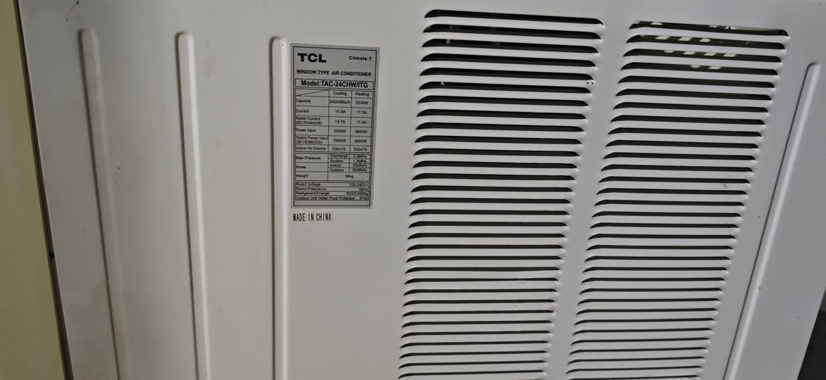 مكيف TCL للبيع مشروط نضيف جدا
السعر ٢٢٥ وبي مجال مكانة غماس ***********
